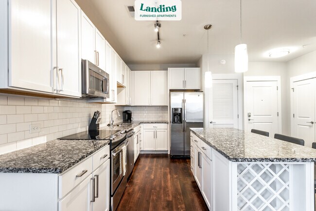 Foto del edificio - 1351 E Morehead St