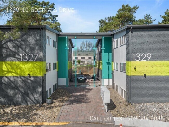 Foto del edificio - 1329 Goethals Dr