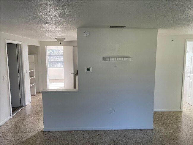 Building Photo - 7034 Bellaire Terrace