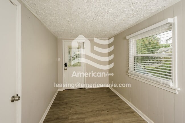 Building Photo - 1537 Taylor Ave