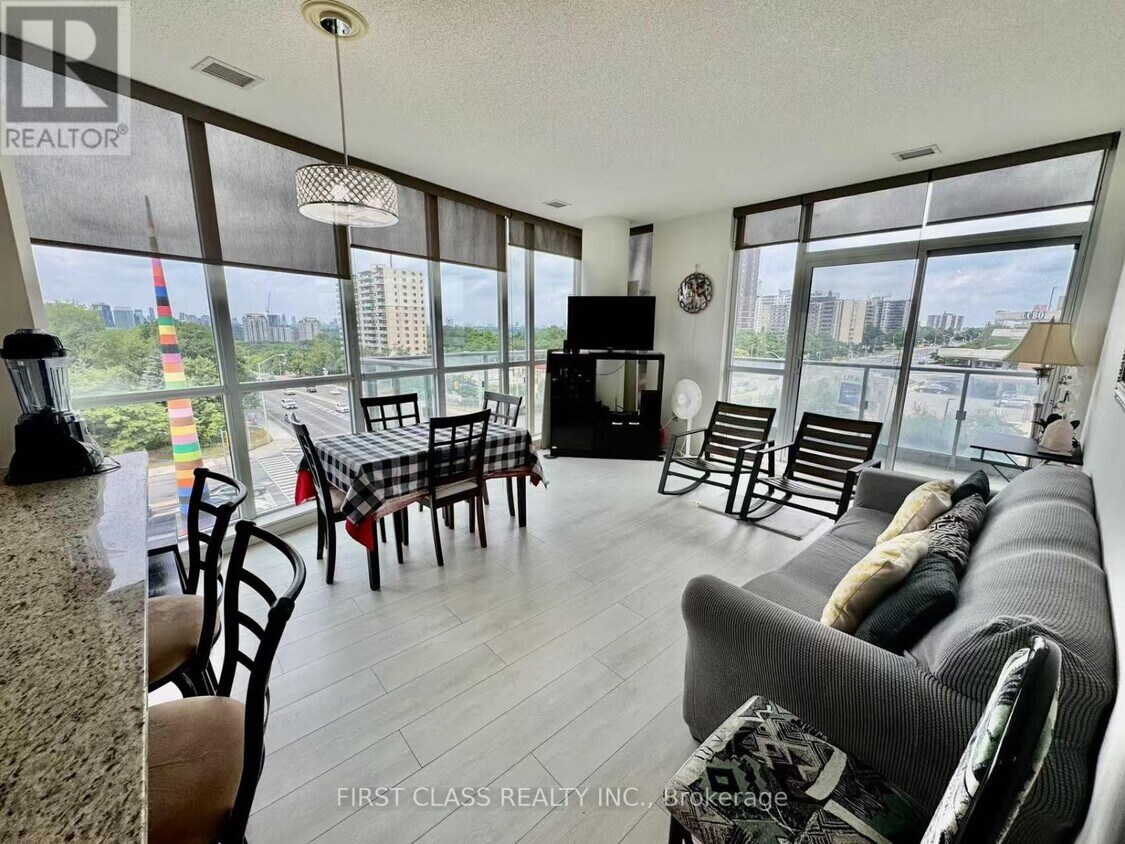 Photo principale - 70-370 Forest Manor Rd