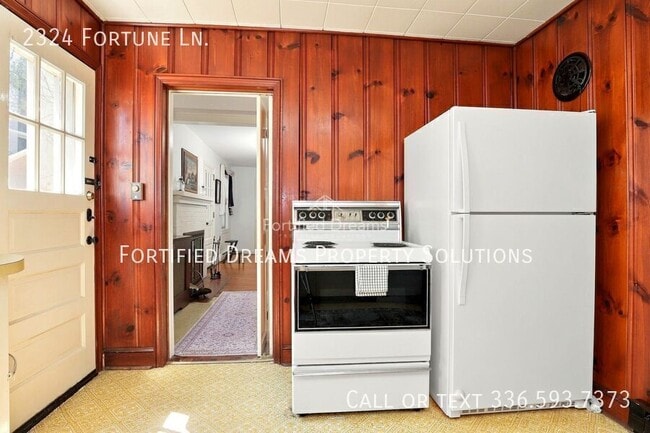 Building Photo - 2324 Fortune Ln