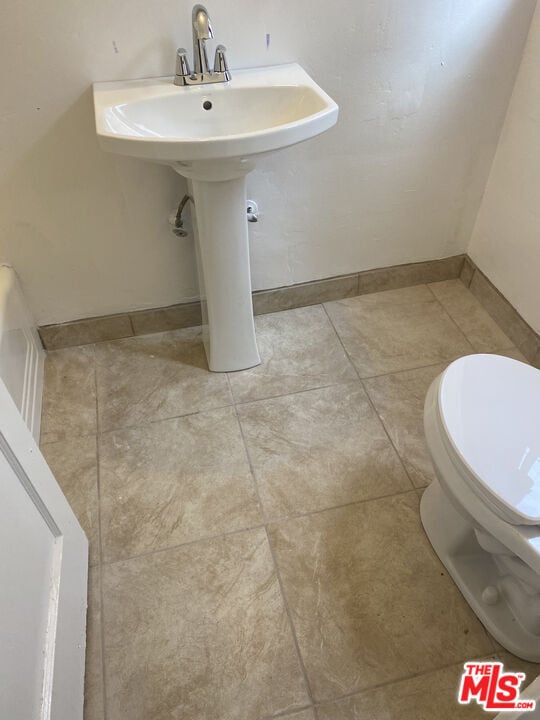 Photo - 1050 W 60th Pl House