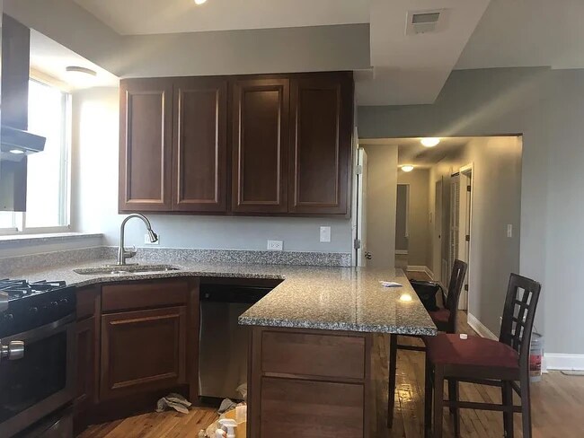 KITCHEN - 3513 W Fulton Blvd