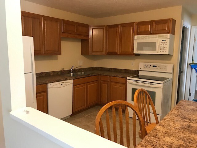 Foto del edificio - 7226 Creekview Dr