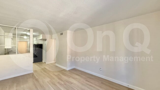 Foto del edificio - 27 W Inglewood St