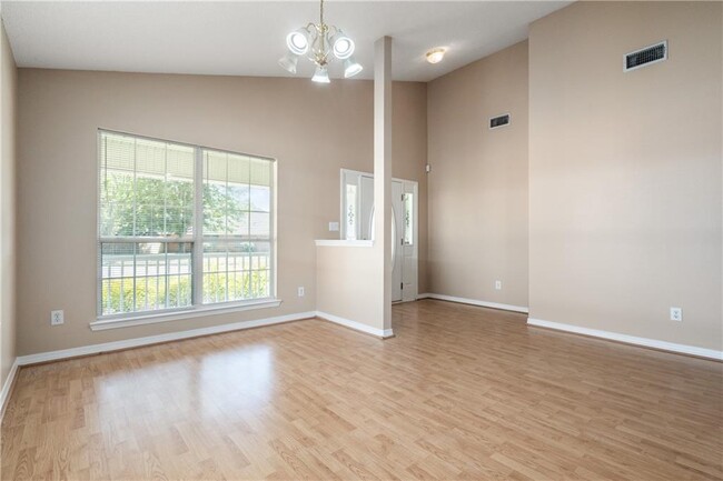 Foto del edificio - 8158 Magnolia Village Dr N