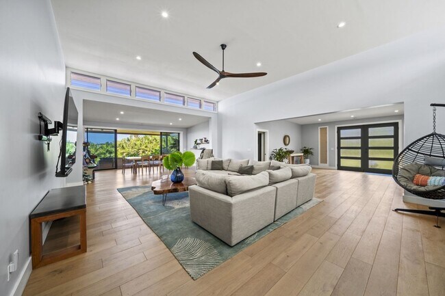 Foto del edificio - Gorgeous Remodeled Home w/ Private Hot Tube & Ocean Views: Hale Mahina