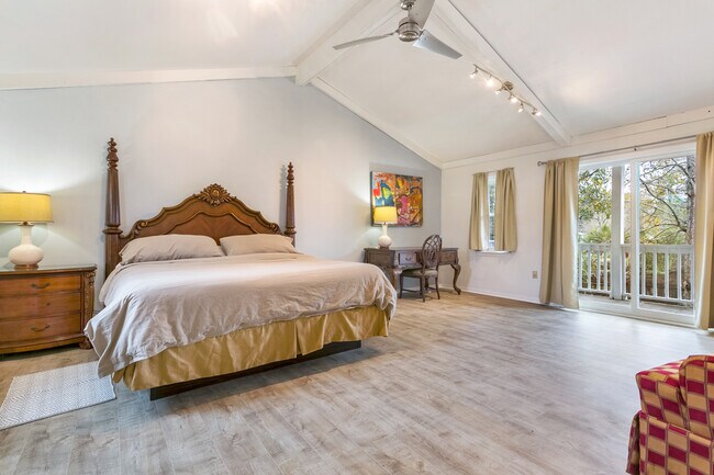 Foto del edificio - 2942 Palm Cir