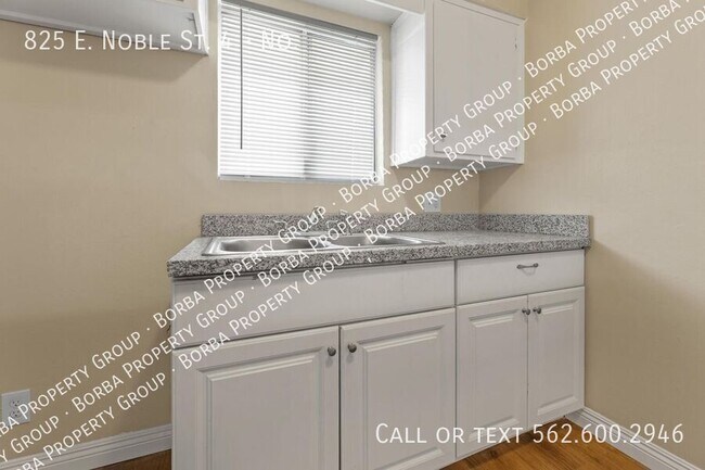 Building Photo - 825 E Noble Ave