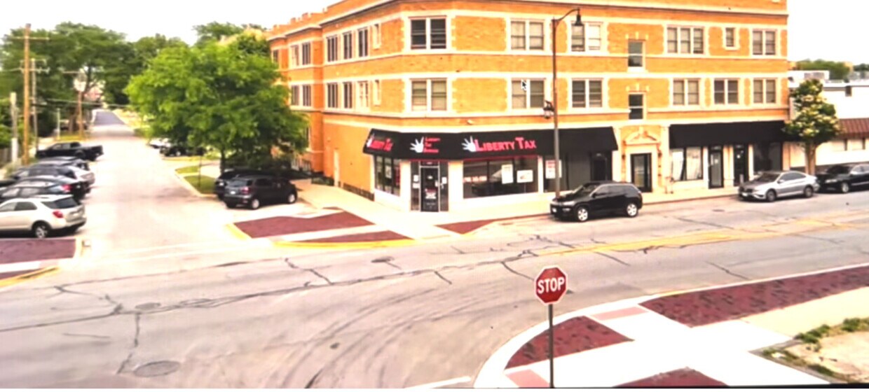 Foto del edificio - Lillie Commercial