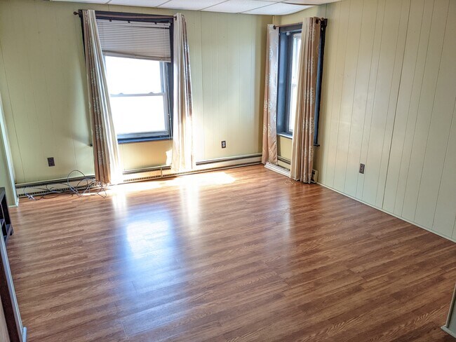 Living room - 836 Locust St