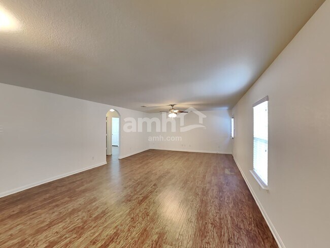Building Photo - 12251 Siragusa