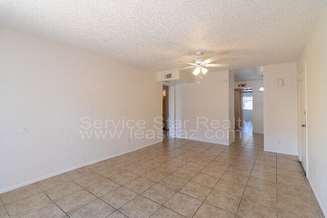 Building Photo - 2807 E Le Marche Ave