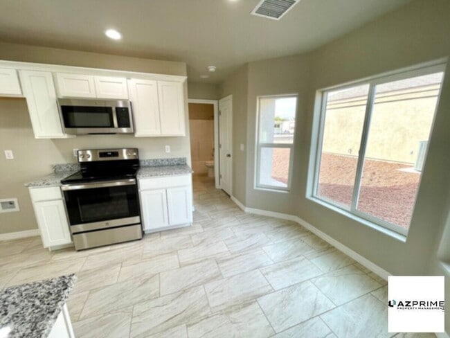 Building Photo - Awesome Home