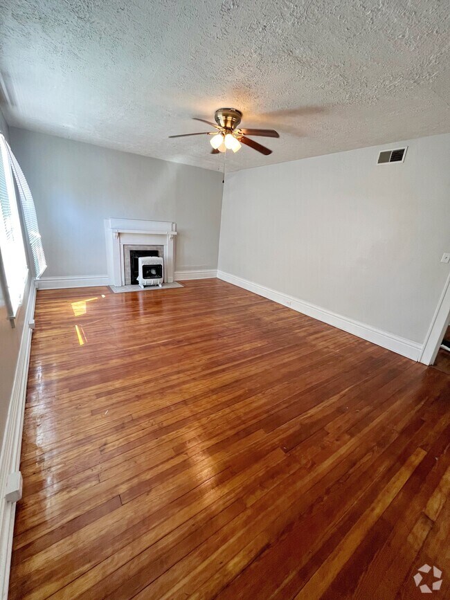 Mortimer Place Historic District Apartments for Rent with Parking