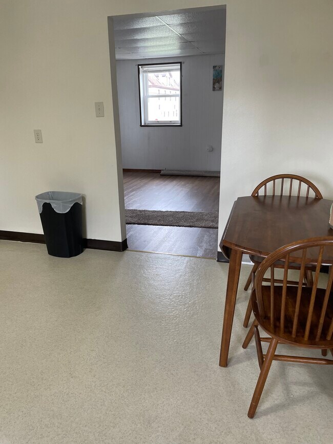1913 Hamill Ave Unit B, Clarksburg, WV 26301 Apartments in Clarksburg