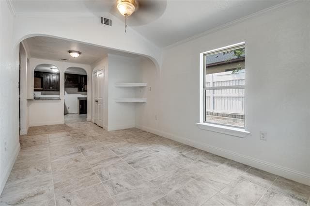 Building Photo - 568 W Hammond St