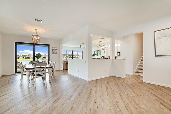 Foto del edificio - 6124 Oceanaire Way