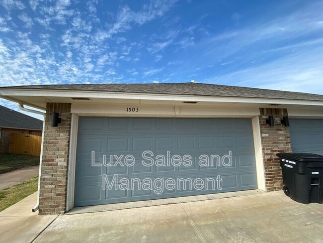 Building Photo - 1503 MacAlpine St