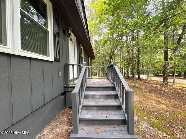 Building Photo - 900 Heather Trail