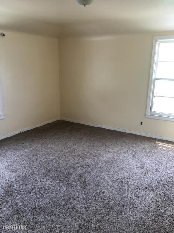 Building Photo - 2 br, 1 bath Townhome - 1511 Babbitt Rd
