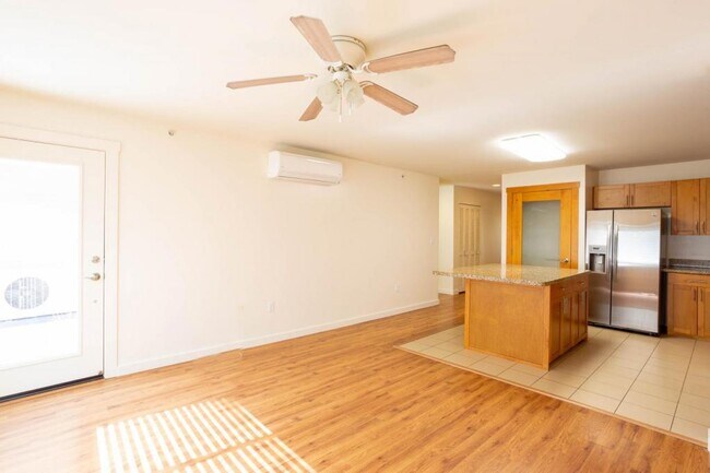 Building Photo - 9595 Waikalani Dr