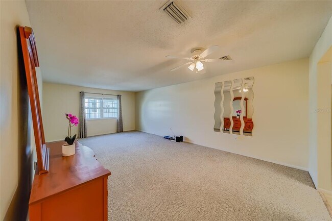 Foto del edificio - 1706 Belleair Forest Dr