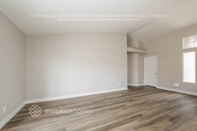 Foto del edificio - 5823 Berry Hill Ln