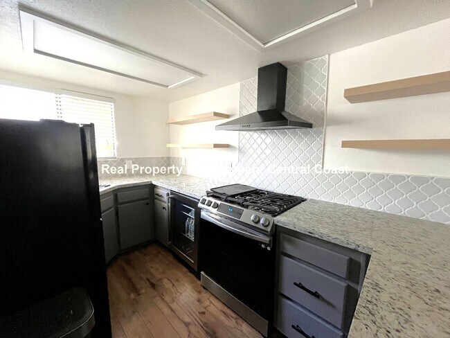 Building Photo - AVAILABLE NOW - 2 Bed / 1.5 Bath Atascader...