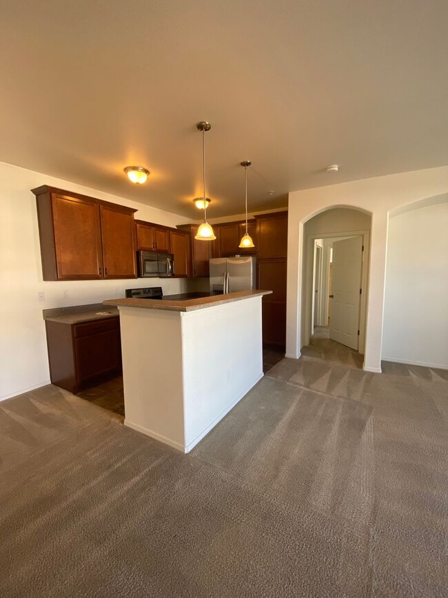 Building Photo - MOVE IN READY 2 Bed 2 Bath Unit with Patio