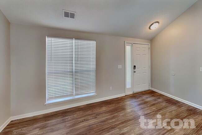 Foto del edificio - 3365 Prescott Pl NW
