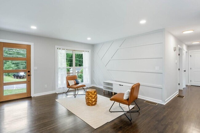 Foto del edificio - 2471 Spring Rd SE