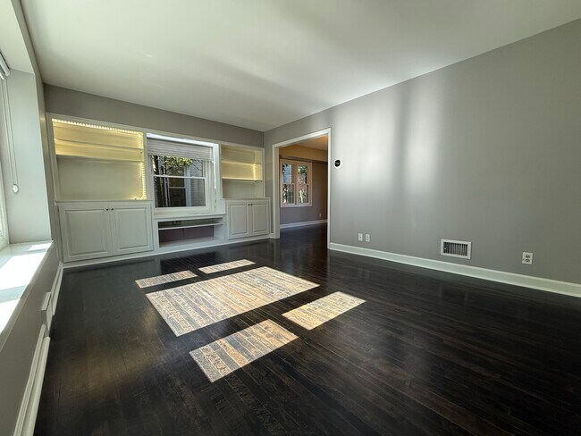 Foto del edificio - 5577 N Kent Ave
