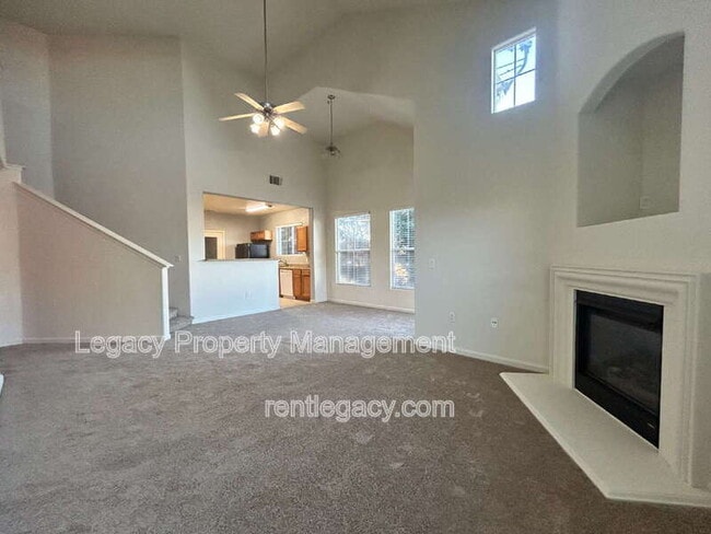 Building Photo - 5350 Dunlay Dr