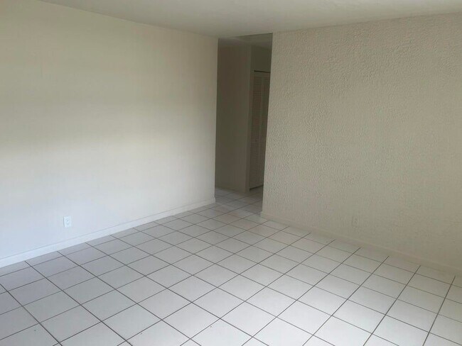 Foto del edificio - 2410 SW 44th Ave