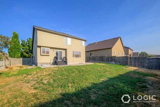 Foto del edificio - Beautiful Home in Eagle Mountain!