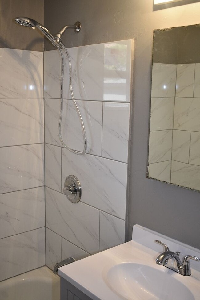 Foto del edificio - 5207 Gordon Dr