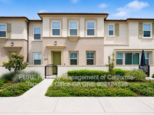 Building Photo - 30383 Town Square Dr