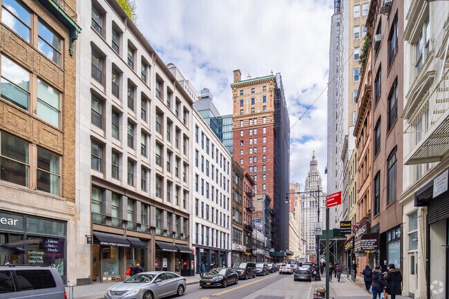Building Photo - Reade Chambers