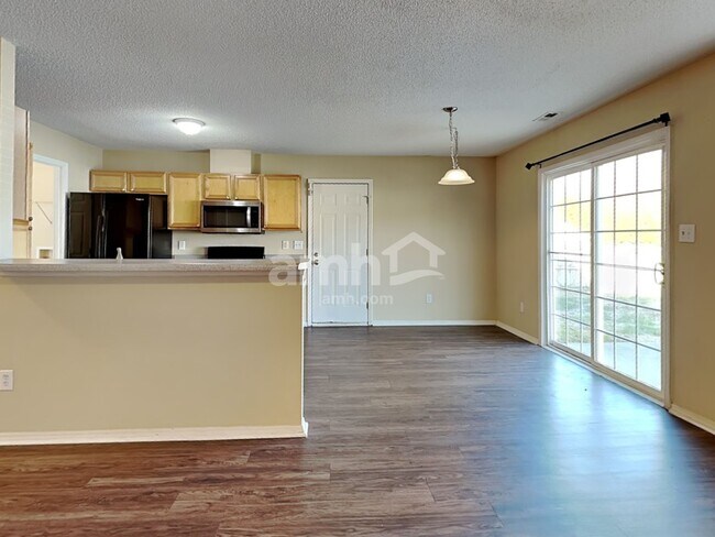 Foto del edificio - 6437 Saybrooke Dr