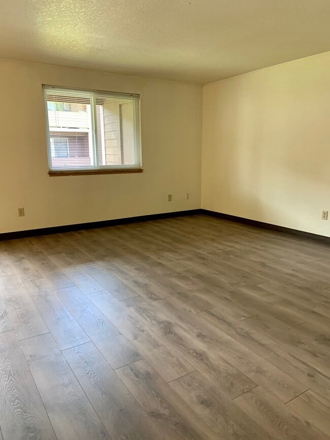 Willow Creek 8500 NE Hazel Dell Ave Vancouver, WA Apartments for