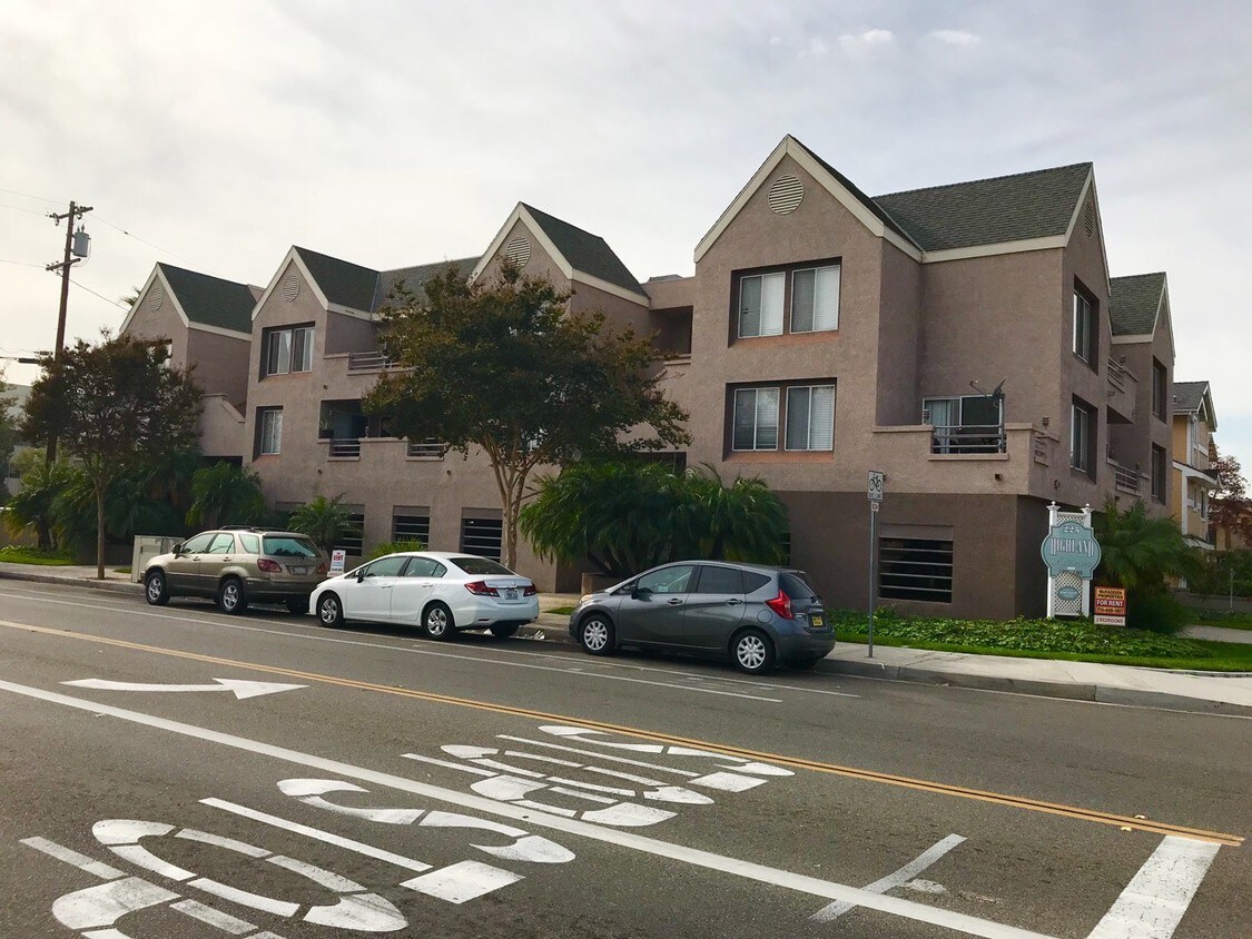 Foto principal - 225 N Highland Ave