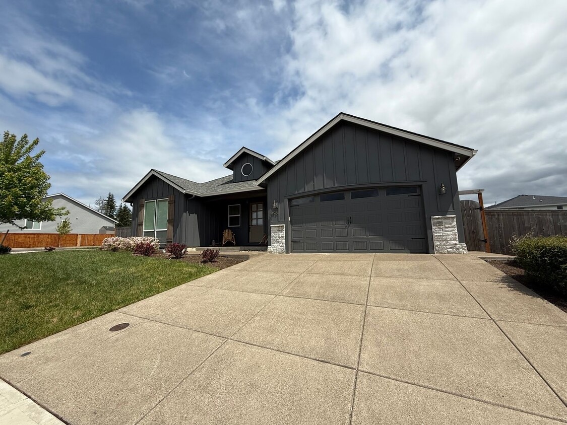 Primary Photo - 3Bed/2 Bathroom Beautiful New Construction...