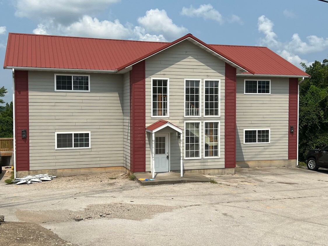 Primary Photo - Spacious Studio units Near Silver Dollar City