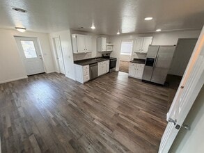 Building Photo - 87 W Casi Way
