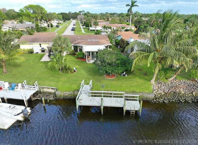 Foto del edificio - 208 Sims Creek Dr