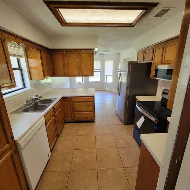 Foto del edificio - 581 Geraldine Ln