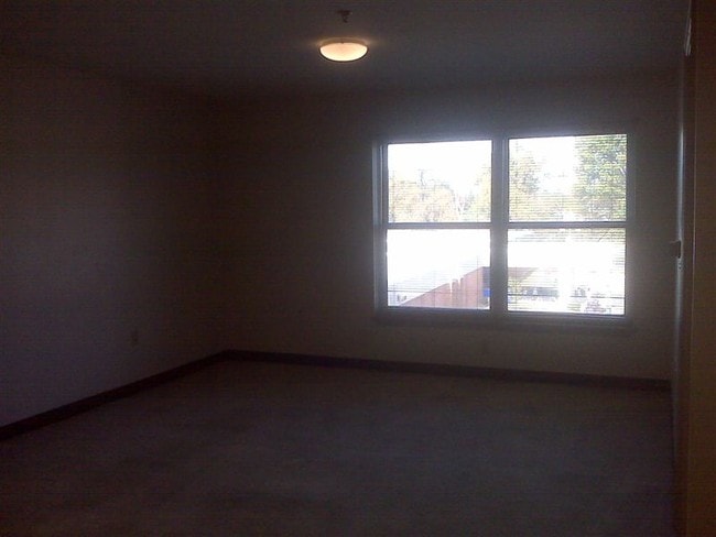 Building Photo - 471 Price Rd