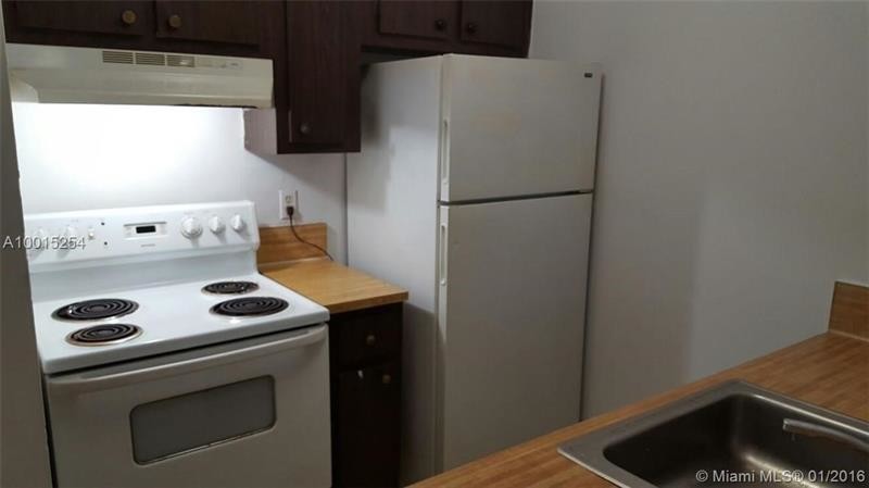 Primary Photo - 4007 N University Dr